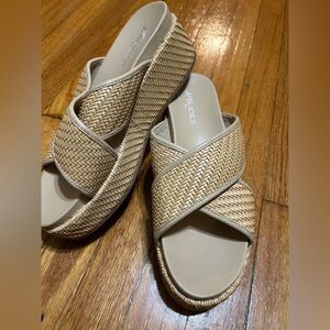 J/Slides QUACKIE Natural Vegan Woven Crossover Wedge Sandal NWOT 10